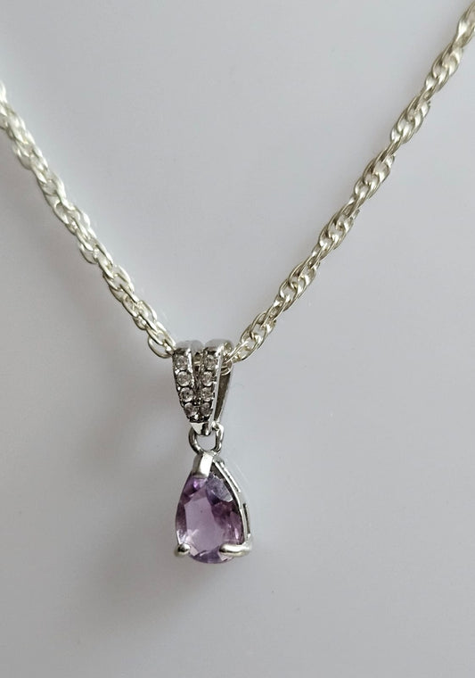 Cadena en plata ley 925 con Amatista Natural.