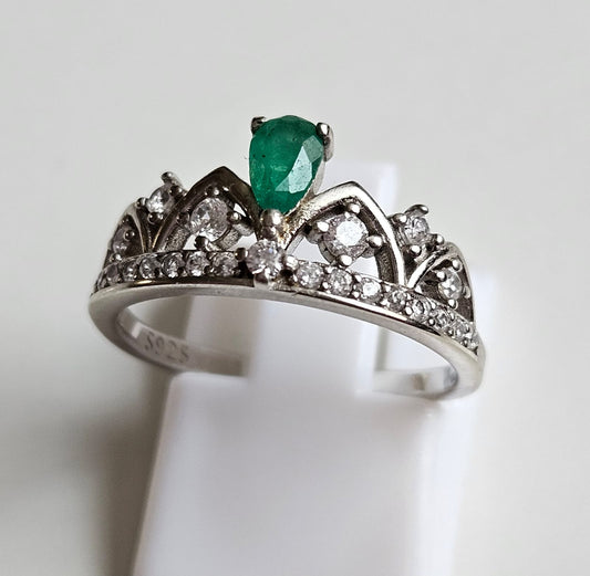 Anillo Princesa en Plata y Esmeralda Natural Talla Lagrima.