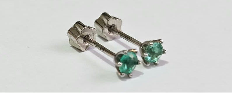 Topitos en Plata 925 con Esmeraldas Naturales