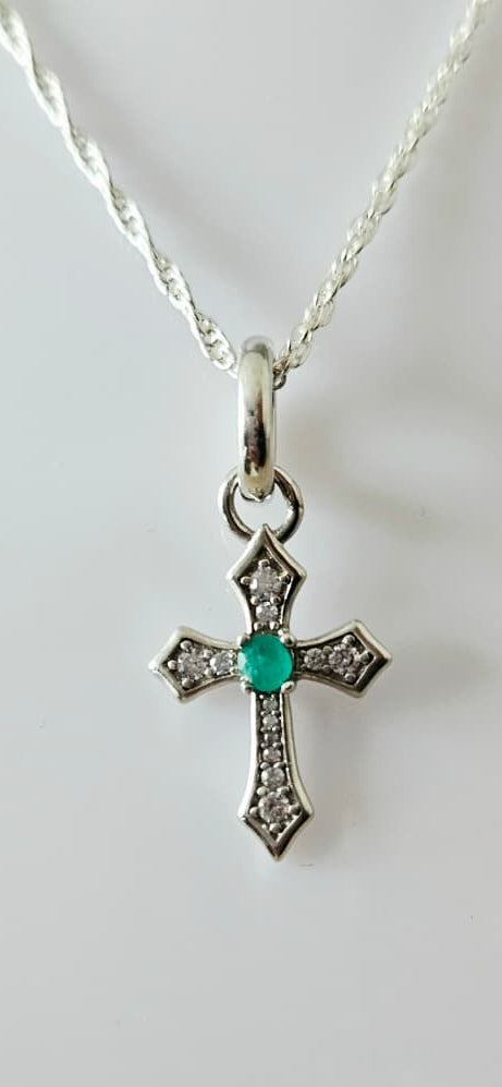 Cadena Lazo y Cruz de Plata con Esmeralda Natural