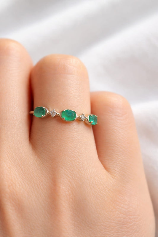 Anillo en Plata 925 con Esmeraldas Naturales Colombianas.