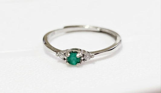 Anillo ajustable en plata 925 con Esmeralda Natural.