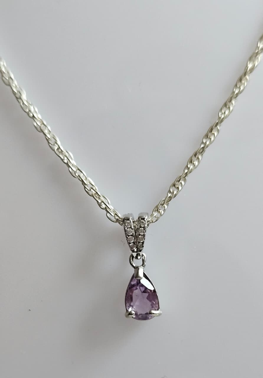 Cadena en plata ley 925 con Amatista Natural.