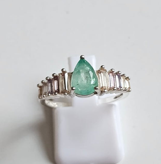 Anillo Cristales y Esmeralda Natural Colombiana.