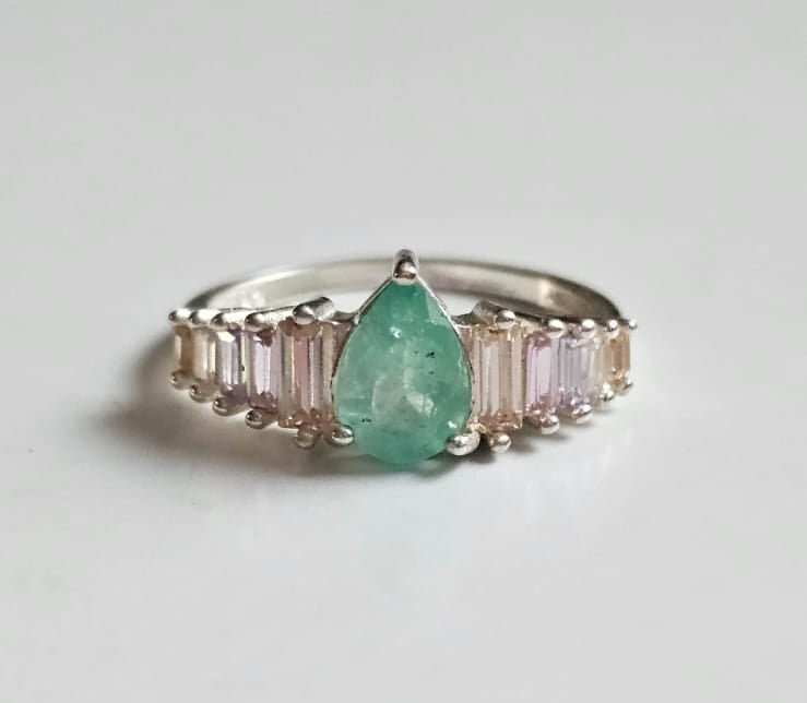 Anillo Cristales y Esmeralda Natural Colombiana.