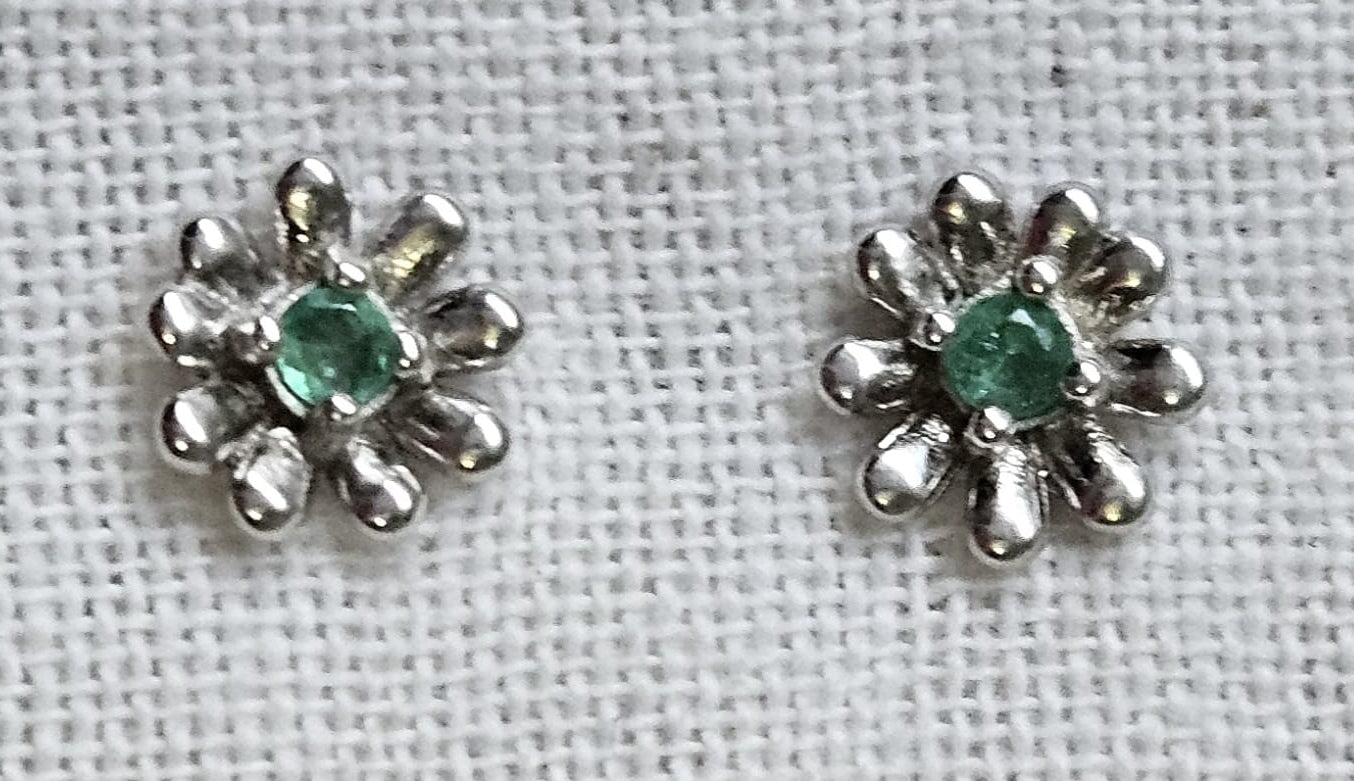 Topos de Flor en Plata y Esmeraldas Naturales