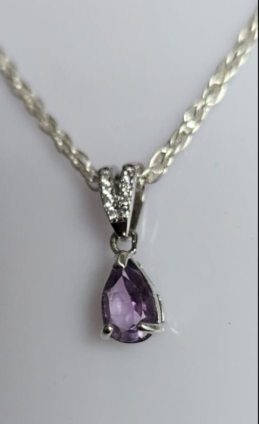 Cadena en plata ley 925 con Amatista Natural.