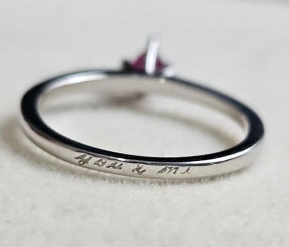 Anillo Solitario en plata ley 925 con Rubi Natural Talla Corazon
