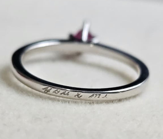 Anillo Solitario en plata ley 925 con Rubi Natural Talla Corazon