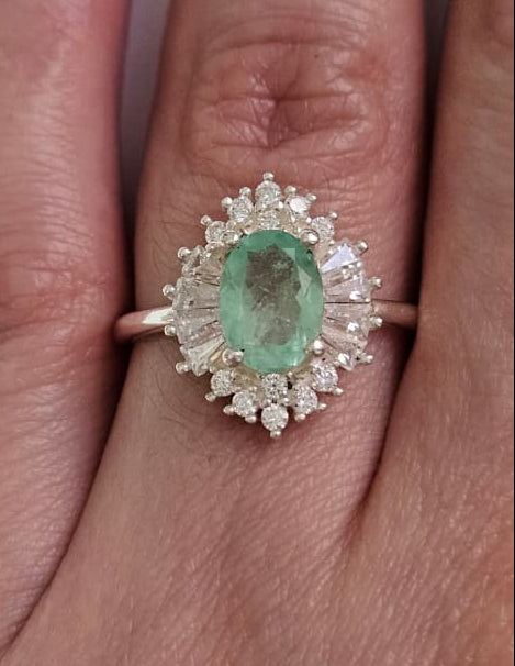 Anillo Margarita en Plata 925 con Esmeralda Natural Colombiana.