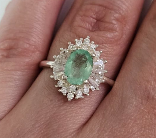 Anillo Margarita en Plata 925 con Esmeralda Natural Colombiana.